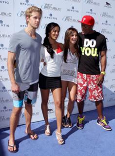 Ashley Tisdale feet photo thumbnail