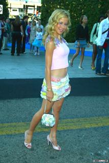 Tara Lipinski feet photo thumbnail