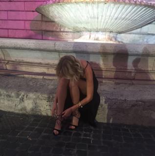 Alessia Marcuzzi feet photo thumbnail