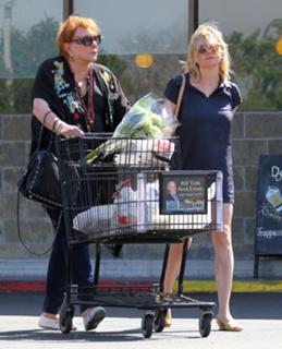 Kirsten Dunst feet photo thumbnail