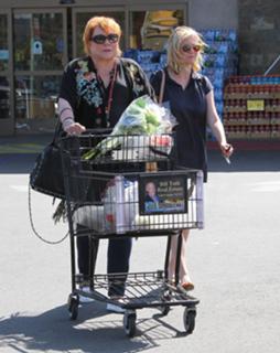 Kirsten Dunst feet photo thumbnail