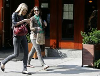 Michelle Trachtenberg feet photo thumbnail