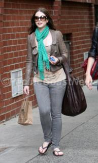 Michelle Trachtenberg feet photo thumbnail
