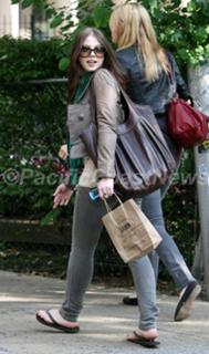 Michelle Trachtenberg feet photo thumbnail