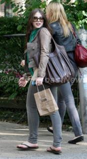 Michelle Trachtenberg feet photo thumbnail