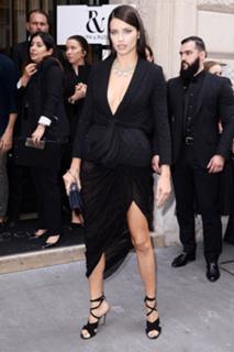 Adriana Lima feet photo thumbnail