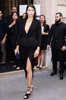 Adriana Lima feet photo thumbnail