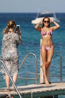 Sylvie Meis feet photo thumbnail