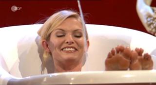 Sonya Kraus feet photo thumbnail