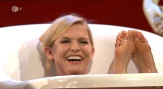 Sonya Kraus feet photo thumbnail