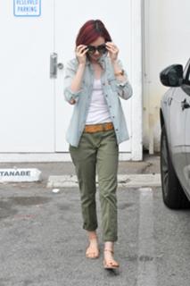 Lily Collins feet photo thumbnail