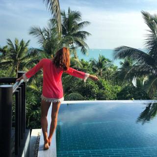 Marina Ruy Barbosa feet photo thumbnail