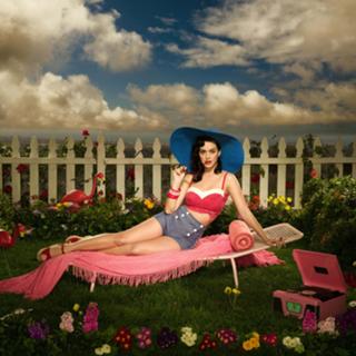 Katy Perry feet photo thumbnail