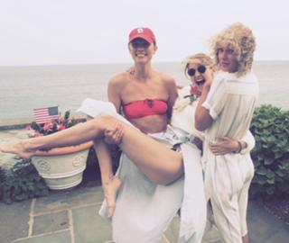 Gigi Hadid feet photo thumbnail