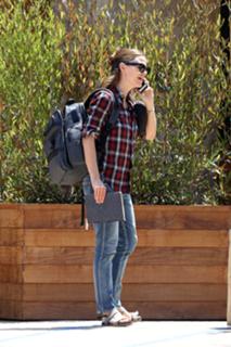 Jennifer Garner feet photo thumbnail