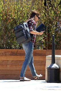 Jennifer Garner feet photo thumbnail