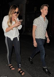 Charlotte Crosby feet photo thumbnail