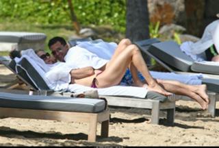 Uma Thurman feet photo thumbnail