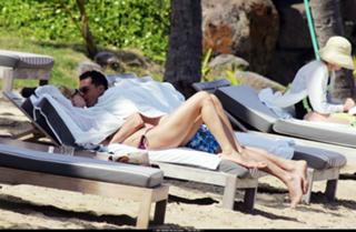 Uma Thurman feet photo thumbnail