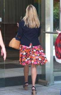 Reese Witherspoon feet photo thumbnail