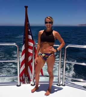 Carrie Underwood feet photo thumbnail