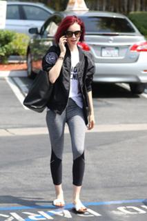 Lily Collins feet photo thumbnail