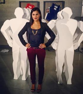Megan Olivi feet photo thumbnail