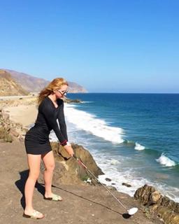 Kathryn Newton feet photo thumbnail