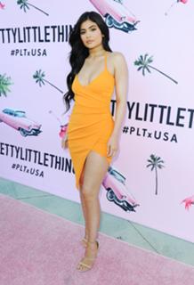 Kylie Jenner feet photo thumbnail