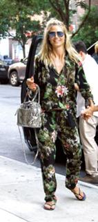 Heidi Klum feet photo thumbnail