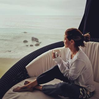 Brooke Burke feet photo thumbnail