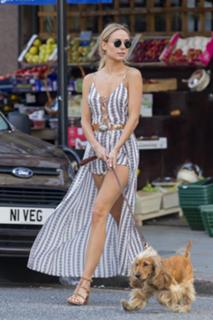 Kimberley Garner feet photo thumbnail