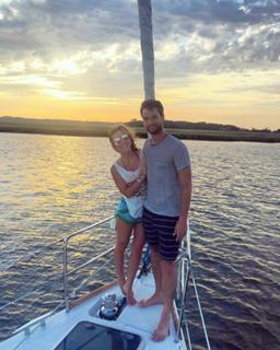 Tara Lipinski feet photo thumbnail