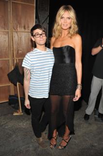 Heidi Klum feet photo thumbnail