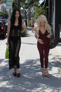 Courtney Stodden feet photo thumbnail