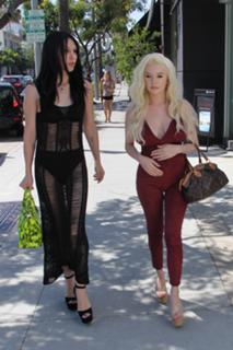 Courtney Stodden feet photo thumbnail