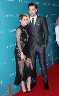 Kristen Stewart feet photo thumbnail