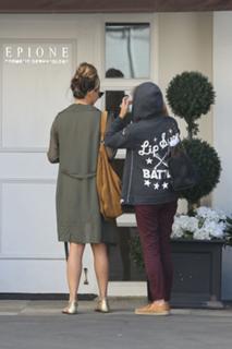 Chrissy Teigen feet photo thumbnail