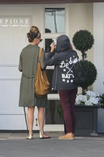Chrissy Teigen feet photo thumbnail