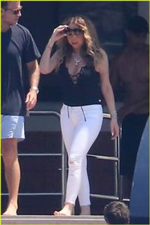 Mariah Carey feet photo thumbnail
