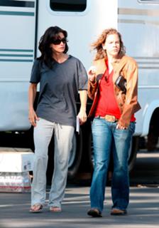 Courteney Cox feet photo thumbnail