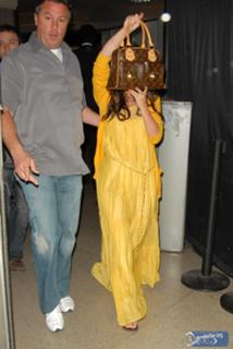 Jennifer Love Hewitt feet photo thumbnail