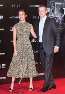 Alicia Vikander feet photo thumbnail