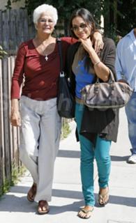 Rosario Dawson feet photo thumbnail