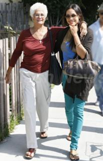 Rosario Dawson feet photo thumbnail