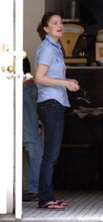 Drew Barrymore feet photo thumbnail