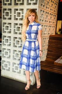 Jennette McCurdy feet photo thumbnail