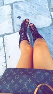 Valentina Vignali feet photo thumbnail