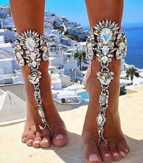 Valentina Vignali feet photo thumbnail