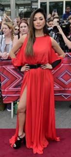 Nicole Scherzinger feet photo thumbnail